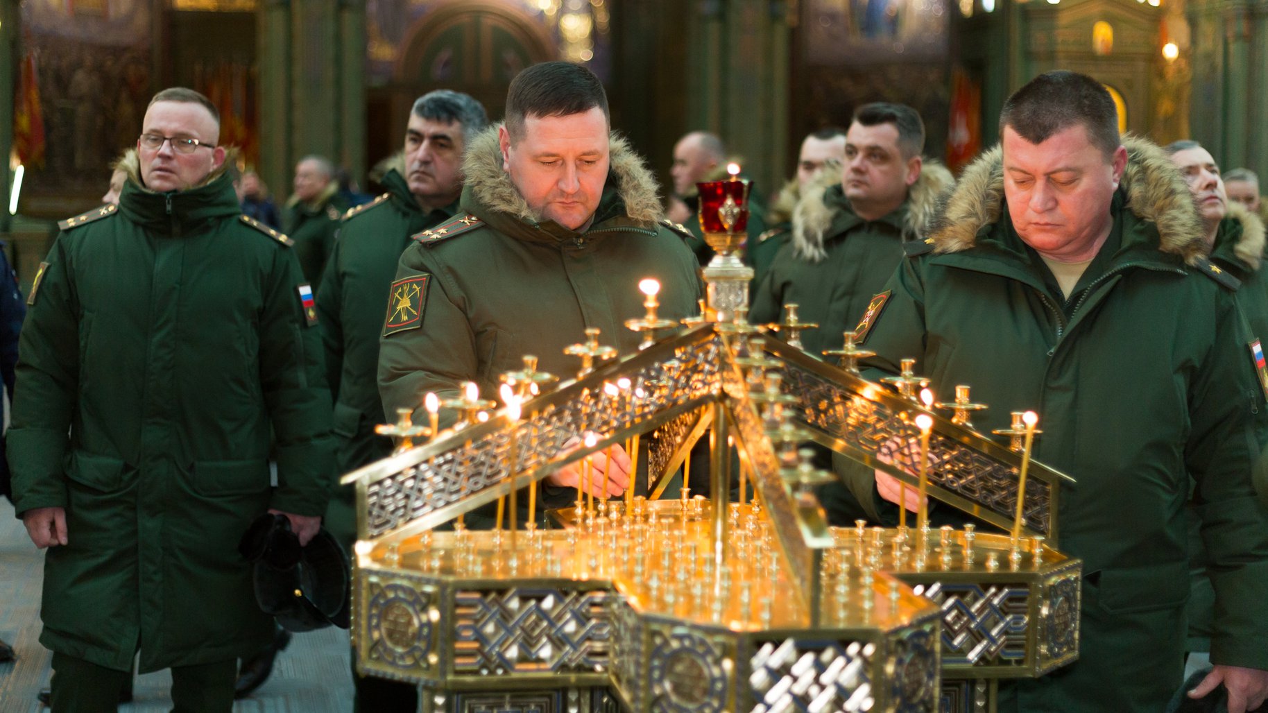 Русский солдат в храме
